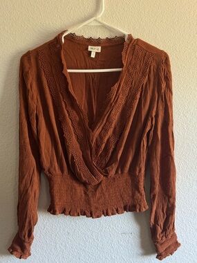 Self-Eye Rust Brown Lace-Trim Peasant Blouse